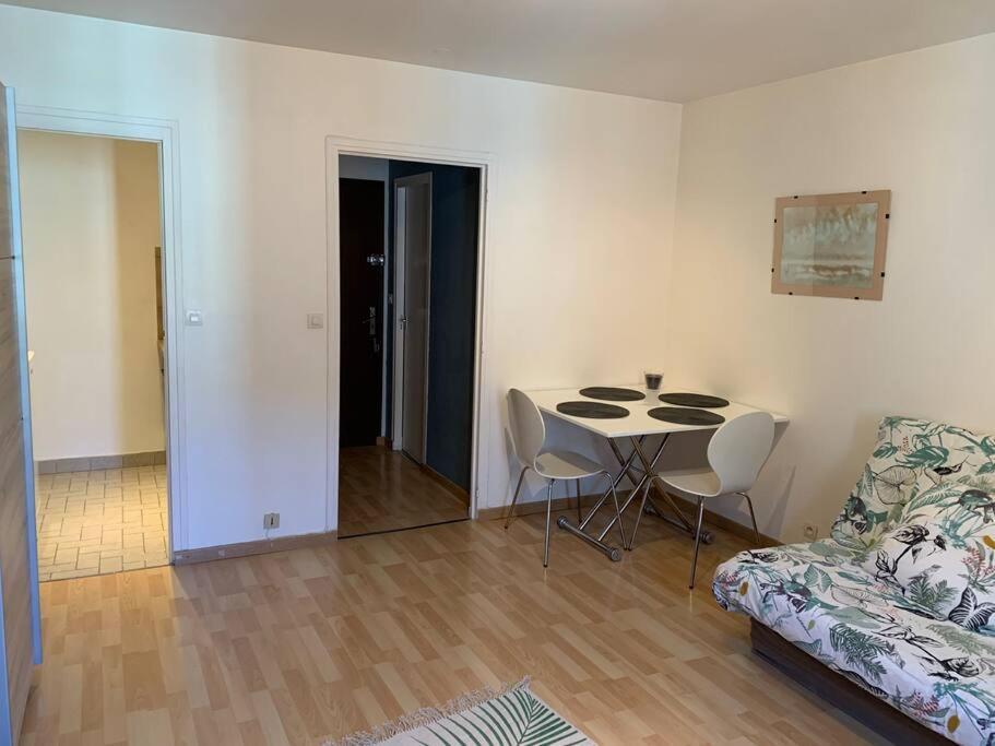 Aubenas Plein Centre Tout Pres Du Chateau Экстерьер фото