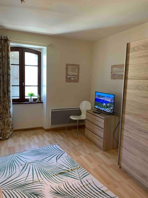 Aubenas Plein Centre Tout Pres Du Chateau Экстерьер фото
